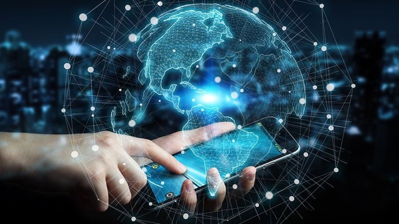 Human-AI content workflow showing the integration points where human expertise strengthens AI-generated drafts